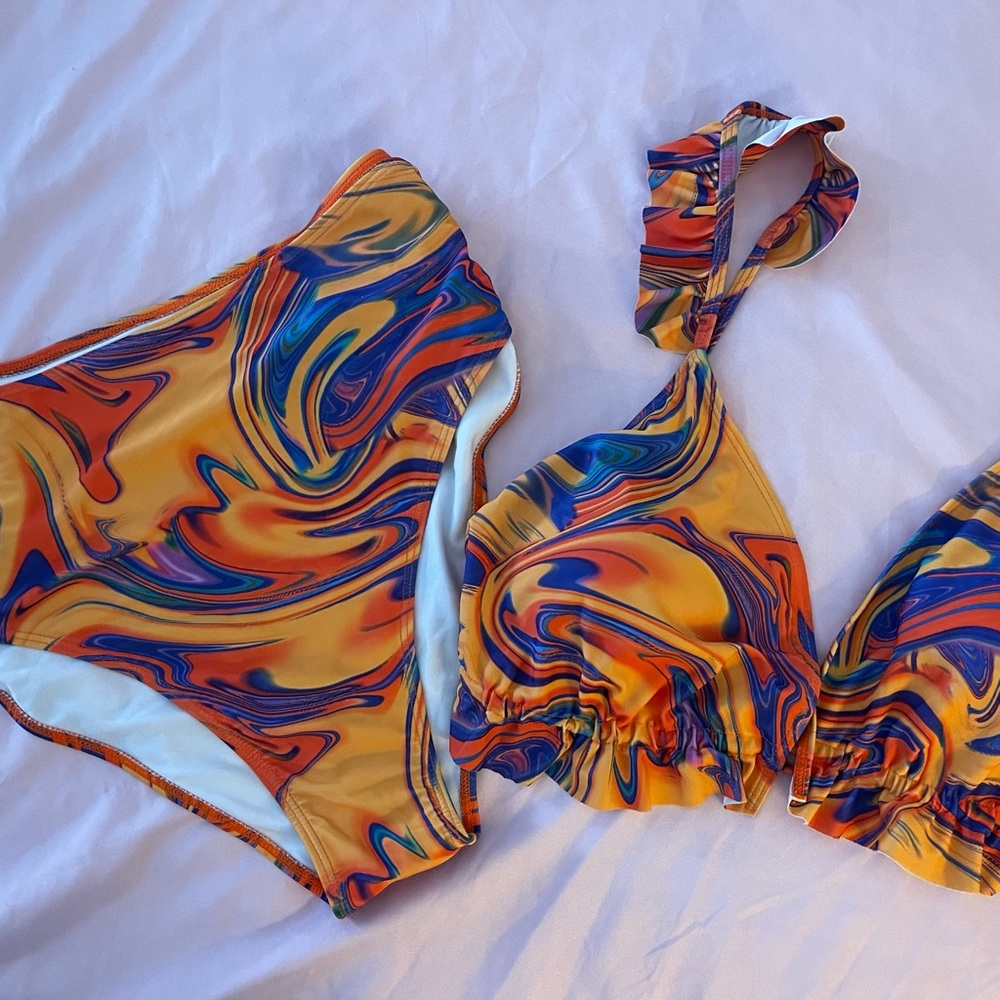 Bathing suit
